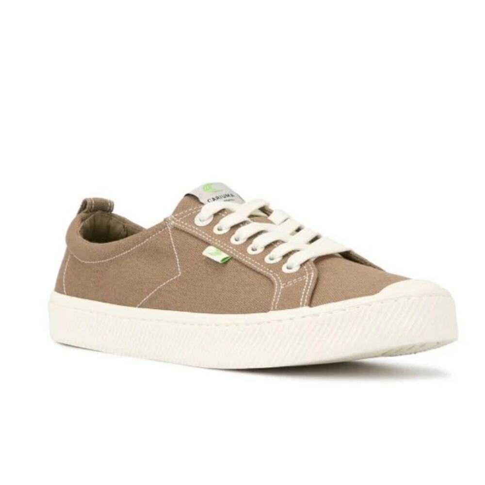 Cariuma OCA low-top canvas sneakers Sz 8.5